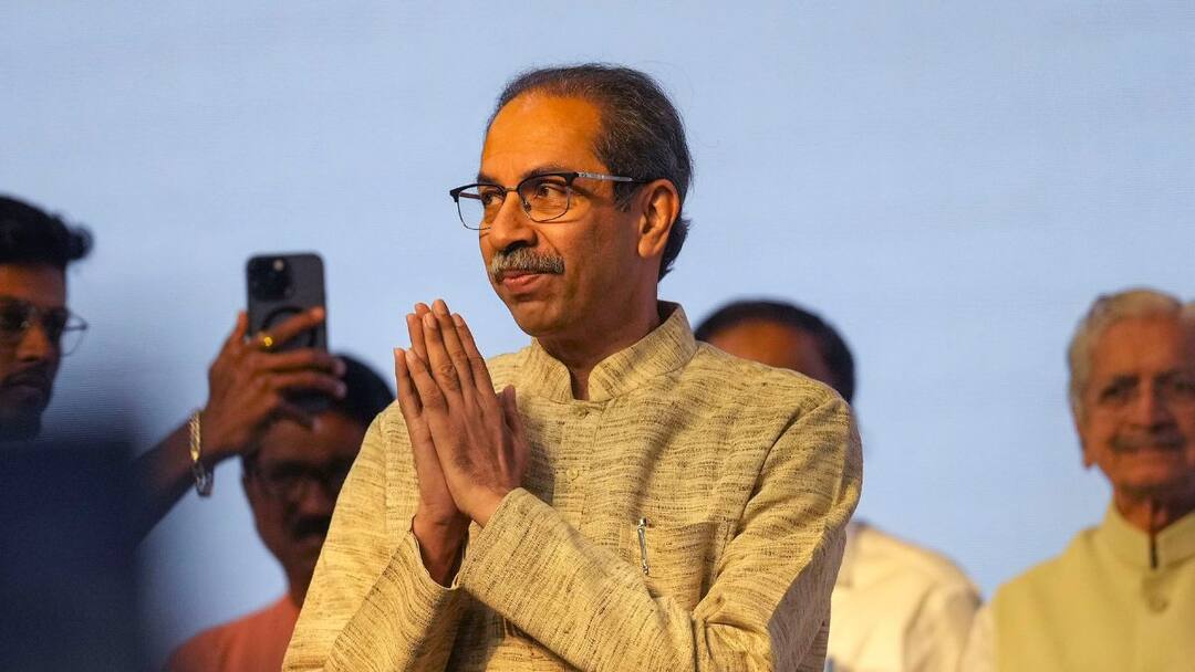 Uddhav Thackeray : रत्नागिरीतील तीन विधानसभा मतदारसंघात ठाकरेंची मोठी खेळी, 'या' मातब्बर नेत्यांचं तिकीट फिक्स? Maharashtra Assembly Election 2024 Uddhav Thackeray is likely to confirm the candidature of Sanjay Kadam from Dapoli Bhaskar Jadhav from Guhagar and Rajan Salvi from Rajapur for election Ratnagiri Marathi News Uddhav Thackeray : रत्नागिरीतील तीन विधानसभा मतदारसंघात ठाकरेंची मोठी खेळी, 'या' मातब्बर नेत्यांचं तिकीट फिक्स?
