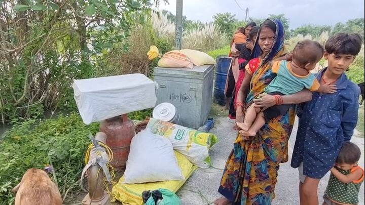 బేతియా యొక్క నిచ్చెన ఇలాకొన్ను గండక నది కా పానీ కై గాంవోం మెం ఘుస్ గయా ఉంది. యోగపట్టి ప్రఖండం నవలపూర్ పంచాయితీ సంఖ్య ఒక అంతర్గత బేని మాట నే శ్రమదాన్ కర చరీ కా పుల్ బనాయ థా, లేకిన పానీ తేజ్ బహవ సే వహ బహ గయా. ఇసకే బాద్ కై గాంవోం కె లోగోం కా ఆవాగమన్ బంద్ హో గయా ఉంది. లాగ్ ఊంచి జగహ్ ప్రతి పలాయన కో మజబూర్ ఉంది