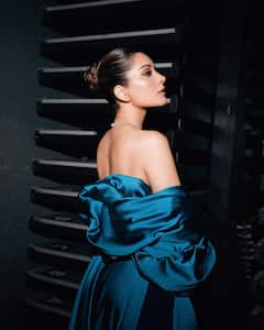 Raashii Khanna : రాశీ ఖన్నా ఐఫా లుక్స్ చూశారా? Outstandingగా ఉందంటోన్న ఫ్యాన్