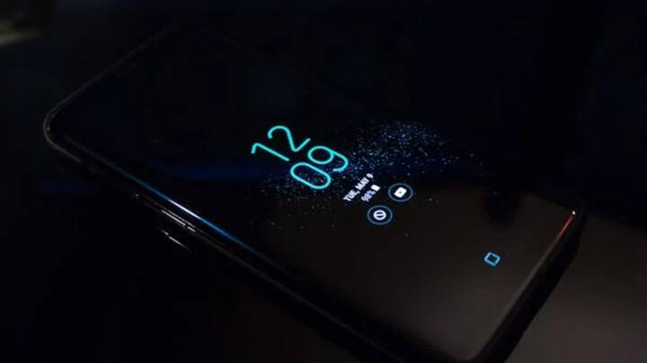 बता दें कि अगर आपको भी ऐसा ही महसूस होता है, तो फौरन सतर्क हो जाएं. क्योंकि आप एक बीमारी (Nomophobia disease) का शिकार हैं, जो बेहद दुर्लभ होती है.