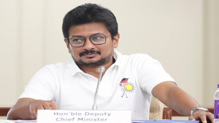 Deputy CM Udhayanidhi Stalin reply when asked about Seeman - tnn சீமான் குறித்து கேள்வி கேட்டதும் , உதயநிதி ஸ்டாலின் கொடுத்த ரியாக்‌ஷன்