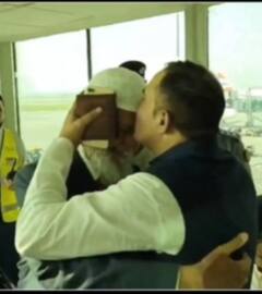 पाकिस्तानियों ने माथा चूम कर किया जाकिर नाइक का स्वागत, यूजर बोले- अनवर बिन इब्राहिम से मिले पीएम मोदी तो मलेशिया छोड़कर भागा भगौड़ा