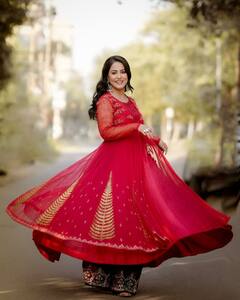 घरवालों से छुपकर मुंबई आई थीं ये एक्ट्रेस, कार में बिताए थे 14 साल, अब इस खतरनाक बीमारी से जूझ रहीं स्टार