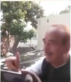 Jammu Kashmir Voting : गुलाम नबी आज़ाद ने जम्मू कश्मीर चुनाव के लिए किया मतदान | #shorts