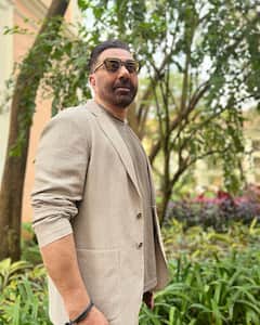 गोविंदा के अलावा सलमान-अमिताभ सहित ये बॉलीवुड सेलेब्स भी रखते हैं रिवॉल्वर, देखें लिस्ट