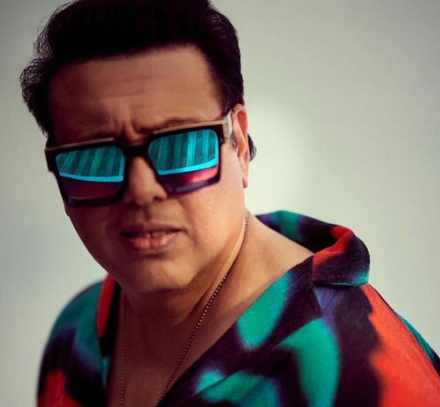 Govinda Net Worth: બોલિવૂડ એક્ટર ગોવિંદા હાલ મુંબઈની એક હોસ્પિટલમાં દાખલ છે. મંગળવારે અભિનેતા સાથે અકસ્માત થયો હતો. ગોવિંદા પોતાના ઘરે લાયસન્સવાળી રિવોલ્વર સાફ કરી રહ્યો હતો ત્યારે તેના પગમાં ગોળી વાગી હતી. આ પછી તેને હોસ્પિટલમાં દાખલ કરવામાં આવ્યો હતો. જ્યાં તેની હાલત હવે સ્થિર હોવાનું કહેવામાં આવી રહ્યું છે. ગોવિંદા આ અકસ્માત બાદ ફરી એકવાર ચર્ચામાં આવ્યો છે.