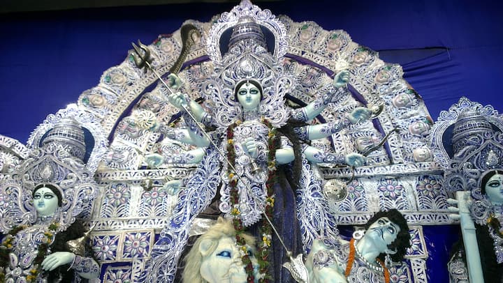 এই ১৫ দিন বলতে বোঝানো হচ্ছে ভাদ্র পূর্ণিমার পরদিন প্রতিপদ খেরে পরবর্তী অমাবস্যা তিথি পর্যন্ত সময়টা । এটাই পিতৃপক্ষ।