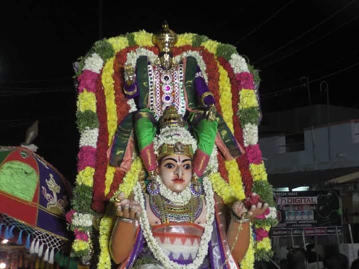 karur Sri Kalyana Venkataramana Swami Garuda Vahana - TNN கரூர் ஸ்ரீ கல்யாண வெங்கட்ரமண ஸ்வாமி ஆலயத்தில் புரட்டாசி மாத முதல் நாள் திருவீதி உலா