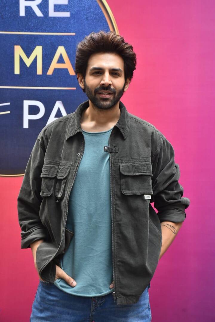 Kartik Aaryan kept it cool and casual in a stylish blue t-shirt, jeans, and a black denim jacket.