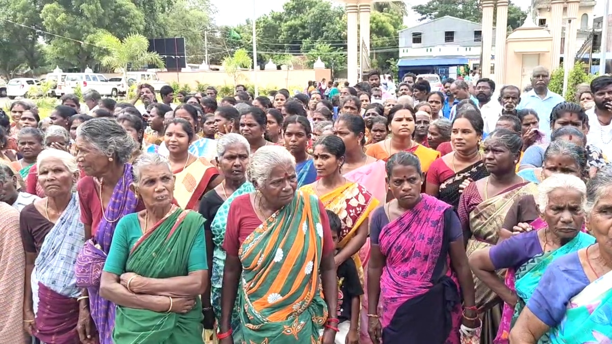 திடீரென மாவட்ட ஆட்சியர் அலுவலகத்தை ரவுண்டு கட்டிய கிராம மக்கள் - வாசலுக்கே வந்து குறையை கேட்ட ஆட்சியர்...!