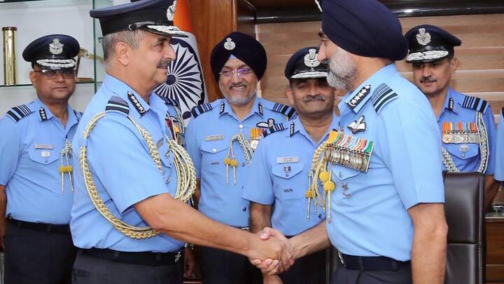 वो अपने पिछले कार्यभार में वायु सेना के उपप्रमुख के रूप में कार्यरत थे.