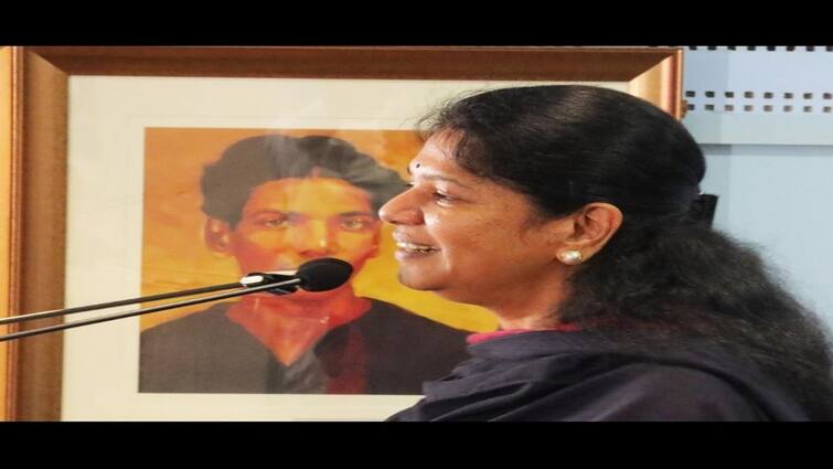 Kanimozhi Karunanidhi MP I am not alone you are always with me அப்பா, நீங்கள் எப்போதும் என்னுடன் இருக்கிறீர்கள். நான் ஒருபோதும் தனியாக இல்லை : கனிமொழி கருணாநிதி எம்.பி.,