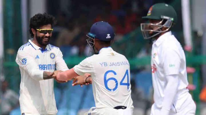 দ্বিতীয় দ্রুততম হিসাবে তিনি টেস্টে ৩০০০ রান ও ৩০০ উইকেট নেওয়ার যুগ্ম কৃতিত্ব গড়লেন। ছবি: বিসিসিআই