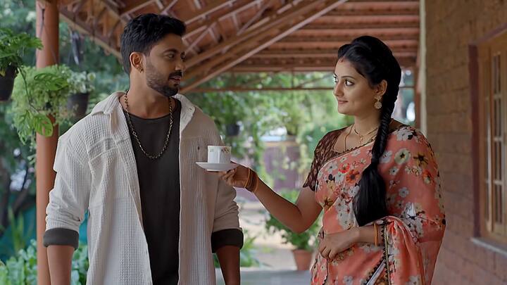 ఉదయాన్నే కాఫీ తీసుకొచ్చిన సత్యతో..నాకు కాఫీ వద్దు ముద్దు కావాలని సత్యను ఆటపట్టిస్తాడు. అప్పుడకు వచ్చిన తన నానమ్మతో ఏంటే ముసలి కళ్లుమూసుకో అంటాడు. ఆ తర్వాత జయమ్మ పంచాంగం చూసి క్రిష్ - సత్య ఫస్ట్ నైట్ కి ముహూర్తం పెట్టాలి అనుకుంటుంది