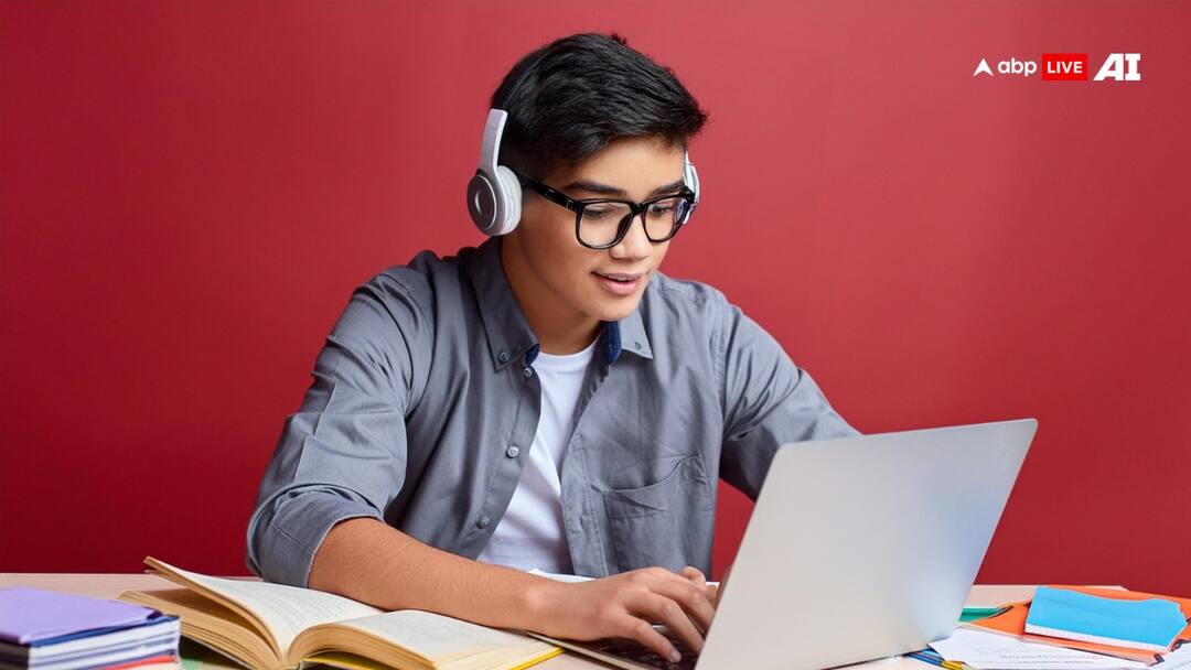 Microsoft employee worked 20 hours a week and plays games still getting 3 lakh dollar salary says a social media post Microsoft: ऑफिस में बैठकर गेम खेला और उठाई 3 लाख डॉलर सैलरी, सोशल मीडिया पर छिड़ गई बहस 