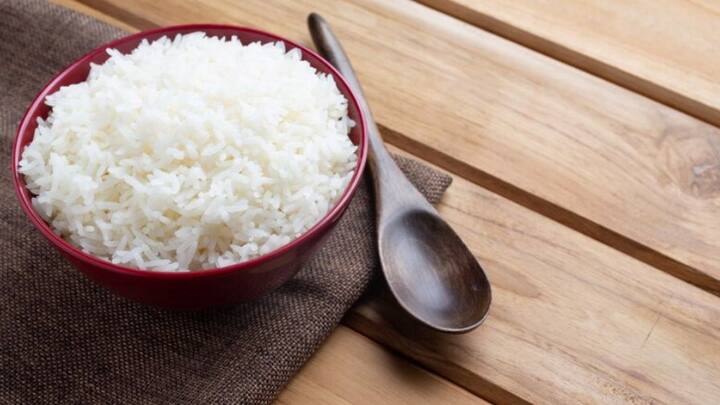 ভাত খাওয়া নিয়ে অনেকের অনেক রকম মতামত আছে। কেউ বলেন বেশি ভাত খাওয়া খারাপ। কেউ বলেন এক বেলা ভাত খেতেই হয়।   ছবি- ফ্রিপিক