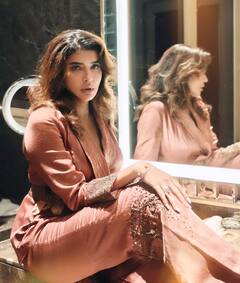 Manchu Lakshmi Prasanna : బర్త్​డే మంథ్ అంటూ హాట్ ఫోటోలు షేర్ చేసిన మంచు లక్ష్మీ.. ఇంతకీ ఆమె వయసు ఎంతో తెలుసా?