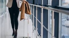 शराब पार्टी से लेकर पायलट के साथ होटल में ठहरने तक, एयरहोस्टेस ने बताई अपने प्रोफेशन की सच्चाई