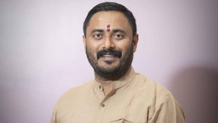 'किसान के बेटे को कम सुंदर दुल्हन से समझौता करना पड़ता है', महाराष्ट्र के MLA के बयान पर विवाद Amravati Devendra Bhuyar Independent MLA from Warud Morshi And Supporter Of Ajit Pawar Controversy Statement Over Farmers Son Bride 'किसान के बेटे को कम सुंदर दुल्हन से समझौता करना पड़ता है', महाराष्ट्र के MLA के बयान पर विवाद