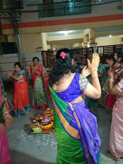 Bathukamma Festival 2024: చిత్తు చిత్తుల బొమ్మ శివుని ముద్దుల గుమ్మ ... ఆటపాటలతో ఘనంగా ప్రారంభమైన బతుకమ్మ సంబరాలు!