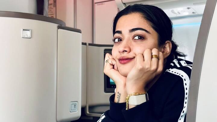 Rashmika Mandanna Latest Photos : రష్మిక మందన్నా మరోసారి తన ఫోటోల డంప్​తో వచ్చేసింది. పలు రకాలుగా ప్రేమను వ్యక్తం చేస్తూ.. ఆ ఫోటోలను ఇన్​స్టాలో పోస్ట్ చేసేసింది.