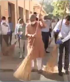 Delhi: Lalan singh ने गांधी जयंती पर स्वच्छता अभियान में भाग लिया | ABP Shorts