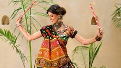 Durga Puja 2024: 6 Traditional Outfit Ideas For Dandiya Nights