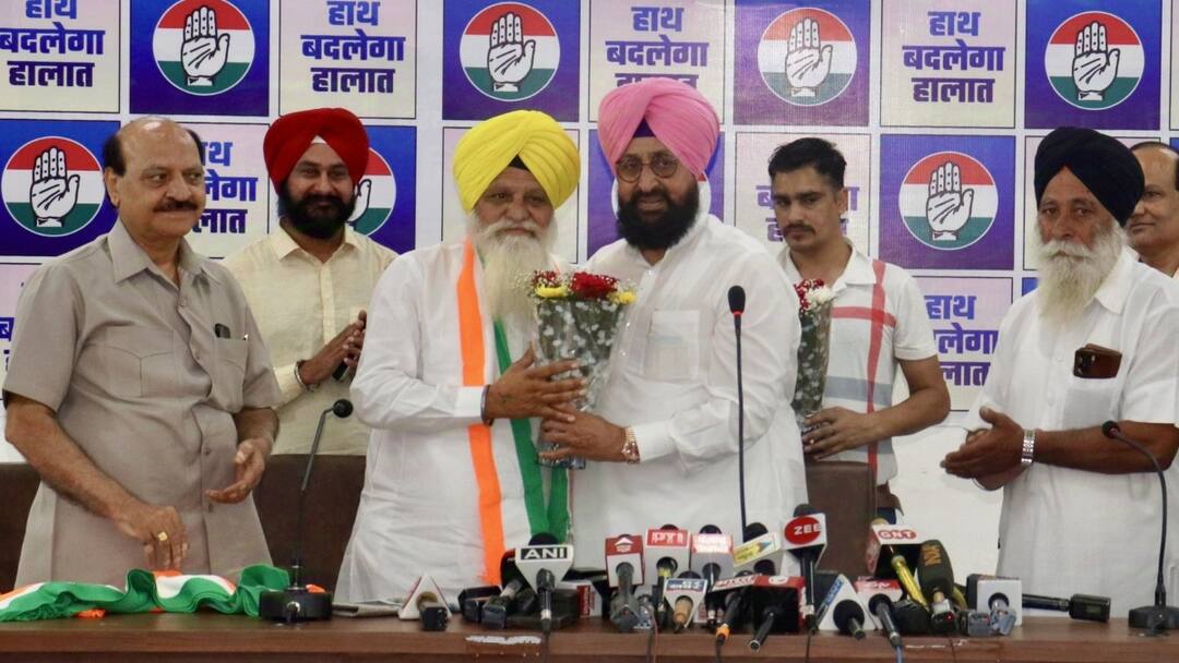 हरियाणा में AAP को झटका, नीलोखेड़ी सीट से प्रत्याशी अमर सिंह ने थामा कांग्रेस का 'हाथ' Haryana Assembly Election 2024 Aam Aadmi Party candidate from Karnal Nilokheri seat Amar Singh joins Congress हरियाणा में AAP को झटका, नीलोखेड़ी सीट से प्रत्याशी अमर सिंह ने थामा कांग्रेस का 'हाथ'