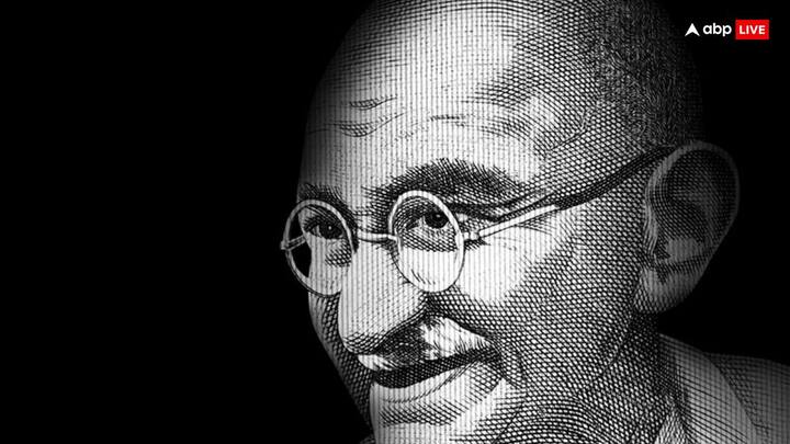 बांग्लादेश के नोआखली में गांधी जी ने कहा था- ‘यदि मैं किसी रोग से मर जाऊं तो यह मान लेना कि मैं इस पृथ्वी पर दंभी और रावण जैसा था. यदि मैं राम नाम रटते हुए मरूं तो ही मुझे सच्चा ब्रह्मचरी और सच्चा महात्मा मानना’.