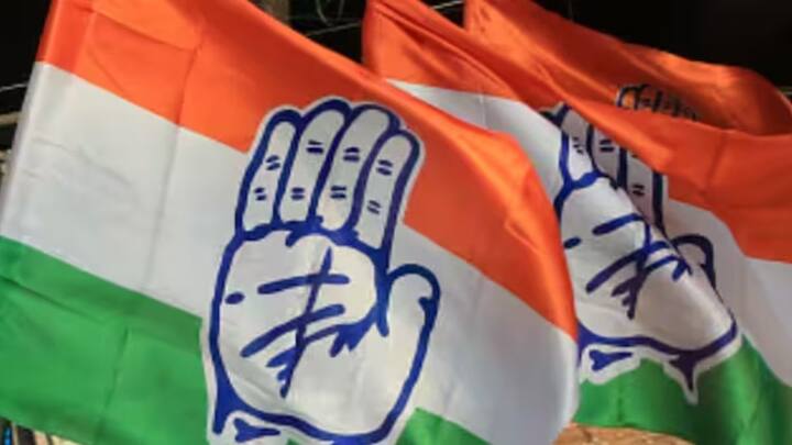 यदि कांग्रेस को जम्मू में ज्यादातर सीटें मिलती हैं तो हिंदू विधायकों की संख्या मुस्लिम विधायकों की संख्या लगभग बराबर ही होगी ऐसे में NC और कांग्रेस चाहेंगे कि किसी हिंदू को मुख्यमंत्री बना दिया जाए. ऐसा इसलिए क्योंकि वह दोनों ही चाहेंगे कि बीजेपी को जम्मू और कश्मीर दोनों ही रीजन में कमजोर कर दिया जाए.