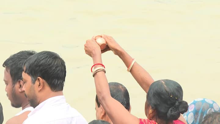 গঙ্গাবক্ষে লঞ্চ নজরদারির পাশাপাশি আকাশে উড়ছে ড্রোন। পাশাপাশি রয়েছে প্রচুর সিসিটিভি ক্যামেরাও।