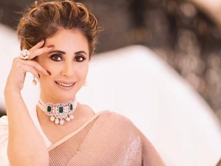 उर्मिला चित्रपटांपासून दूर असली तरी ती सोशल मीडियावर खूप सक्रिय असते. तिचे अनेक फॉलोअर्स आहेत. दरम्यान, काही दिवसांपूर्वी उर्मिलानं राजकारणातही एन्ट्री केली होती.