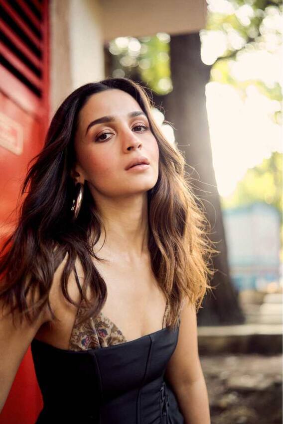 দিনে আট বার খেয়েও এত ফিট আলিয়া ভট্ট!