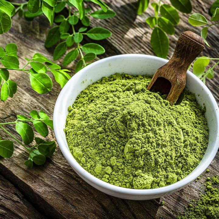 ਇਸ ਦੇ ਪੱਤਿਆਂ ਦੀ ਵਰਤੋਂ ਮਲੇਰੀਆ ਅਤੇ ਟਾਈਫਾਈਡ ਬੁਖਾਰ ਨੂੰ ਠੀਕ ਕਰਨ ਲਈ ਵੀ ਕੀਤੀ ਜਾਂਦੀ ਹੈ। ਇਹ ਹਾਈ ਬਲੱਡ ਪ੍ਰੈਸ਼ਰ ਅਤੇ ਸ਼ੂਗਰ ਲਈ ਵੀ ਫ਼ਾਇਦੇਮੰਦ ਹੁੰਦਾ ਹੈ।