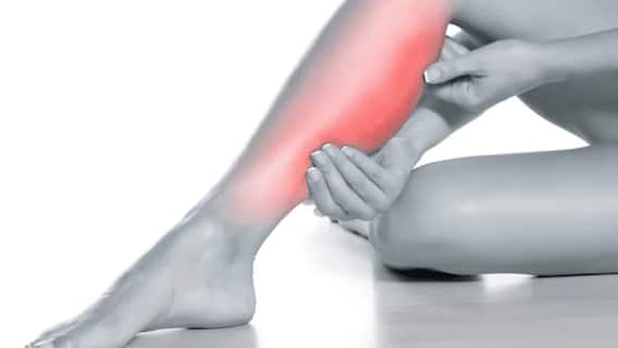 Relieve Leg Cramps : రాత్రుళ్లు నిద్రలో కాళ్లు పట్టేస్తున్నాయా? దాని వెనుక రీజన్స్ ఇవే.. ఈ చిట్కాలతో దూరం చేసుకోవచ్చు Relieve Leg Cramps : రాత్రుళ్లు నిద్రలో కాళ్లు పట్టేస్తున్నాయా? దాని వెనుక రీజన్స్ ఇవే.. ఈ చిట్కాలతో దూరం చేసుకోవచ్చు