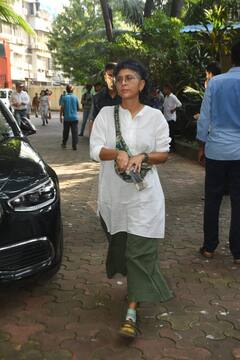 Aamir Khan Attends Last Rites Of Ex Wife Reena’s Father With Kiran Rao, Junaid And Ira Khan. See Pics