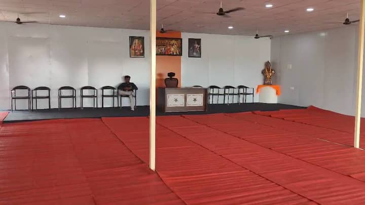 मराठा आंदोलक मनोज जरांगे यांच्या जनसंपर्क कार्यालयाचे उद्या उद्घाटन होत आहे, धुळे सोलापूर महामार्गावर शहागड येथील पैठण फाटा येथे हे जनसंपर्क कार्यालय मराठा आंदोलकांसाठी खुले होत आहे.