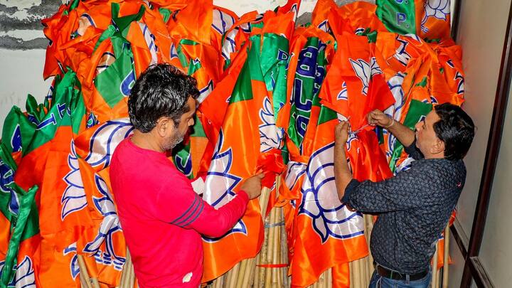 कलायत विधानसभा सीट से भाजपा लगातार दूसरी बार कमलेश ढांडा को मैदान में उतार रही है. कांग्रेस ने हिसार के सांसद जयप्रकाश के बेटे विकास सहारण को टिकट दिया है. जयप्रकाश खुद 2014 में इस सीट से विधायक रह चुके हैं, लेकिन 2019 में कमलेश ढांडा ने उन्हें हरा दिया था.