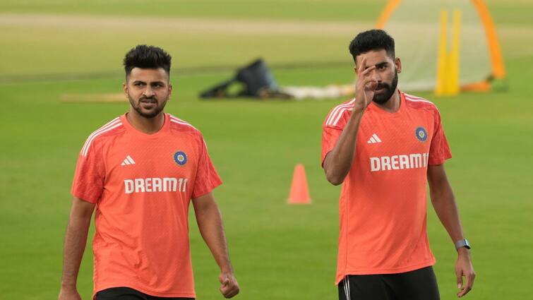 टीम इंडिया के इस स्टार गेंदबाज की तबीयत बिगड़ गई और उन्हें अस्पताल में भर्ती कराया गया.