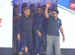 Rohit Sharma: पाहिलं, हेरलं, थांबला...शिवरायांचा फोटो पाहताच रोहित शर्माने काय केलं?, सर्वांची जिंकली मनं!