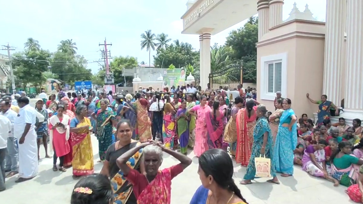 அடுத்து அடுத்து மாவட்ட ஆட்சியர் அலுவலகத்திற்கு படையெடுக்கும் கிராம மக்கள்; காரணம் இதுதான்...!