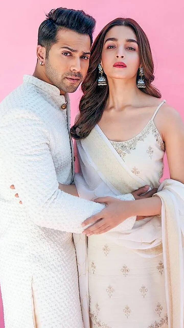 एक्टर ने कहा कि, आलिया में बहुत अजीब आदते हैं. इसे रात में अपने चेहरे पर एक मास्क लगाने की भी आदत है. ये पूरे चेहरे पर एक व्हाइट सा मास्क लगा लेती है. जो देखने में प्लास्टिक जैसा होता है और उसे देखकर बच्चे तो क्या मैं भी डर गया था.