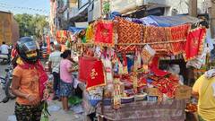 दिल्ली में मां की पूजा भी हुई महंगी, 20 से 50 प्रतिशत तक बढ़े फल-फूल और पूजा सामग्रियों के दाम