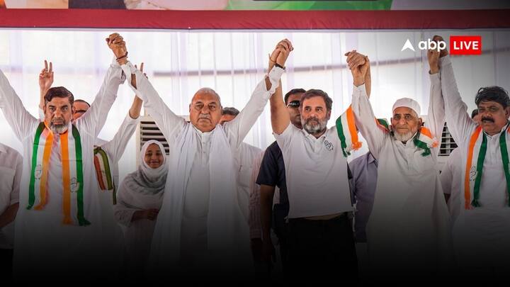 राहुल बोले, “इस चुनाव में लड़ाई संविधान की हो रही है. जो देश के गरीब लोगों को मिला है वो संविधान ने दिया है. ये जनता का संविधान है और ये आपकी रक्षा करता है. बीजेपी और आरएसएस के लोग इसे खत्म करने में लगे है.