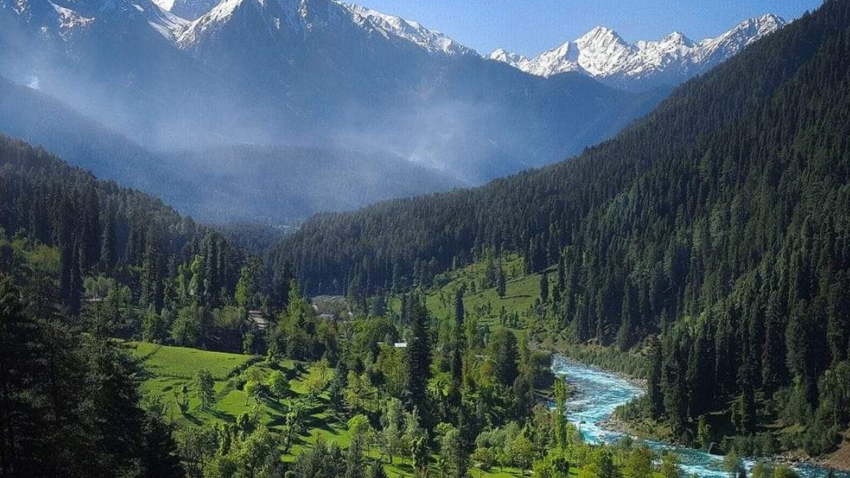 Mountains Beauty: 5 Places In India To Experience Pre-Winters In October