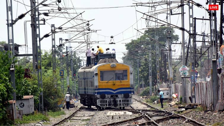 IRCTC Website Down During Peak Tatkal Ticket Booking Online Netizens Share Frustration On X IRCTC हुआ डाउन, लोगों को टिकट बुक करने में हो रही है दिक्कत, कई यूजर्स ने की शिकायत