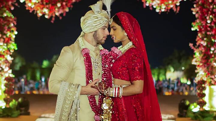 प्रियंका चोप्रा-निक जोनास (Priyanka Chopra Nick Jonas wedding) अभिनेत्री प्रियंका चोप्रा आणि अमेरिकन पॉप सिंग निक जोनास यांनी जोधपूरच्या उमेद भवन पॅलेसमध्ये शाही विवाहसोहळ्यात लग्नगाठ बांधली. 2018 साली पार पडलेल्या या लग्नसोहळ्यासाठी 105 कोटी रुपये खर्च करण्यात आले होते.