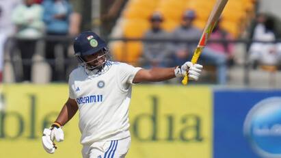Irani Cup 2024 sarfaraz khan break ravi shastri record Irani Cup 2024:ஒரு சூறாவளி கிளம்பியதே - ரவி சாஸ்திரியின் சாதனையை முறியடித்த சர்ஃபராஸ் கான்!