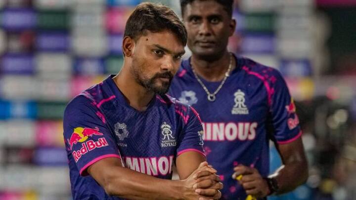 সন্দীপ শর্মার আইপিএল পরিসংখ্যান কিন্তু যশপ্রীত বুমরাকেও টেক্কা দেওয়ার মতো। সেই সন্দীপ রাজস্থান রয়্যালসের জন্য রিটেনশন হিসাবে কিন্তু ভাল বিকল্প হতে পারেন। তাঁকে আনক্যাপড হিসাবেই রাখতে পারে রাজস্থান।