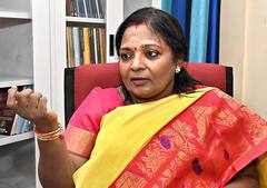 விஜய் கட்சி இரட்டை வேடம் போடுகிறது - தமிழிசை சவுந்தராஜன் விமர்சனம்
